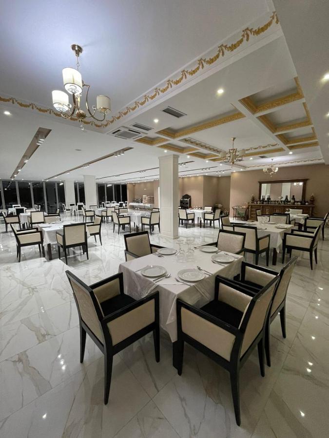 Hotel Holiday Koplik Zewnętrze zdjęcie
