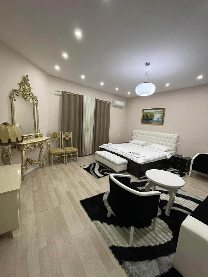 Hotel Holiday Koplik Zewnętrze zdjęcie