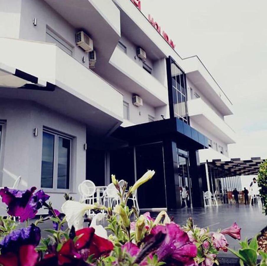 Hotel Holiday Koplik Zewnętrze zdjęcie