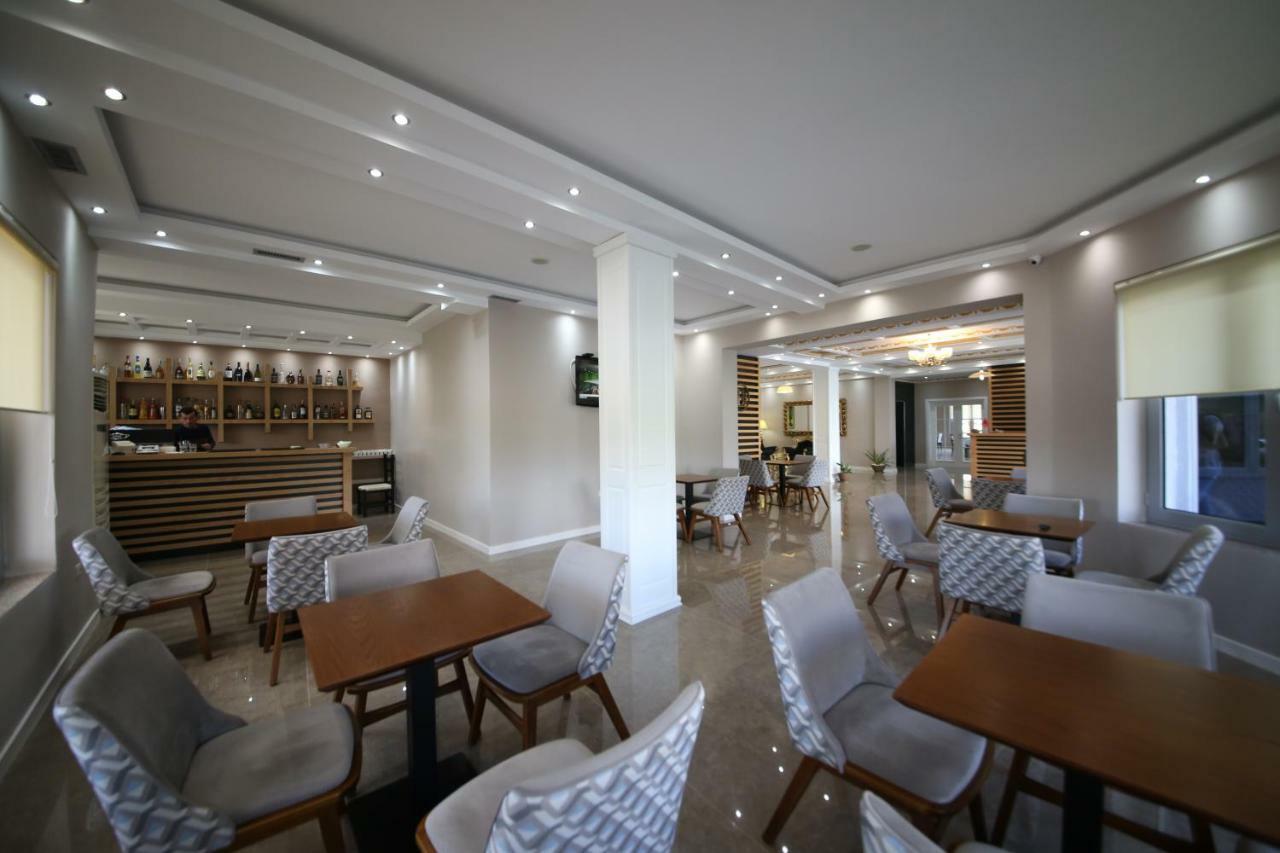 Hotel Holiday Koplik Zewnętrze zdjęcie